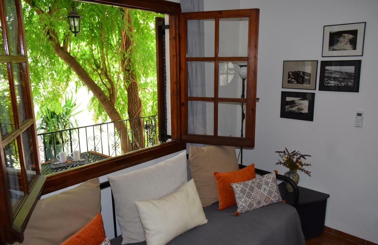 House Inside Garden Volos Exterior photo