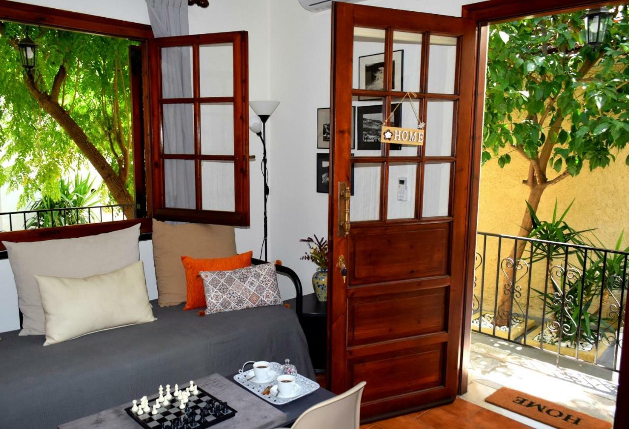 House Inside Garden Volos Exterior photo