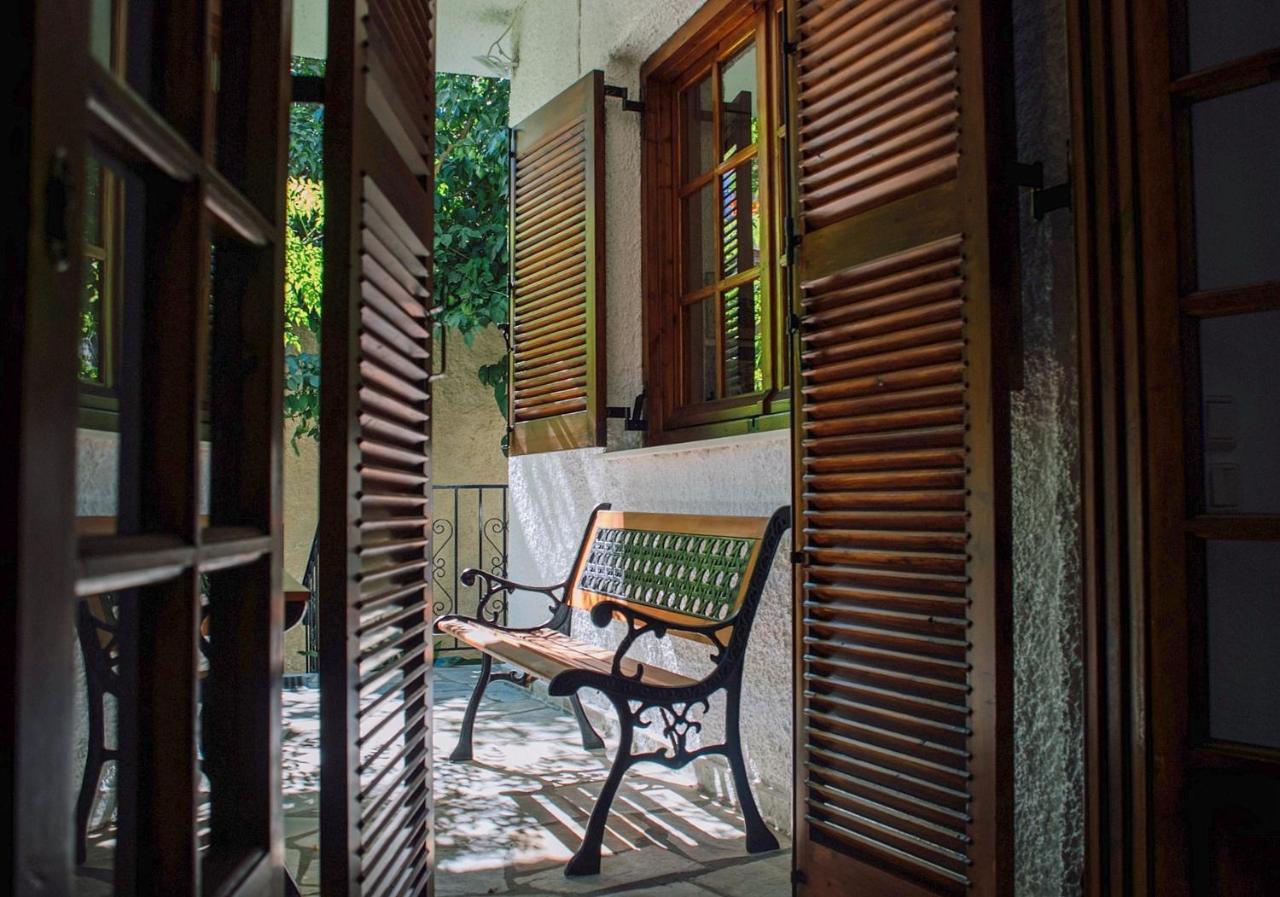 House Inside Garden Volos Exterior photo