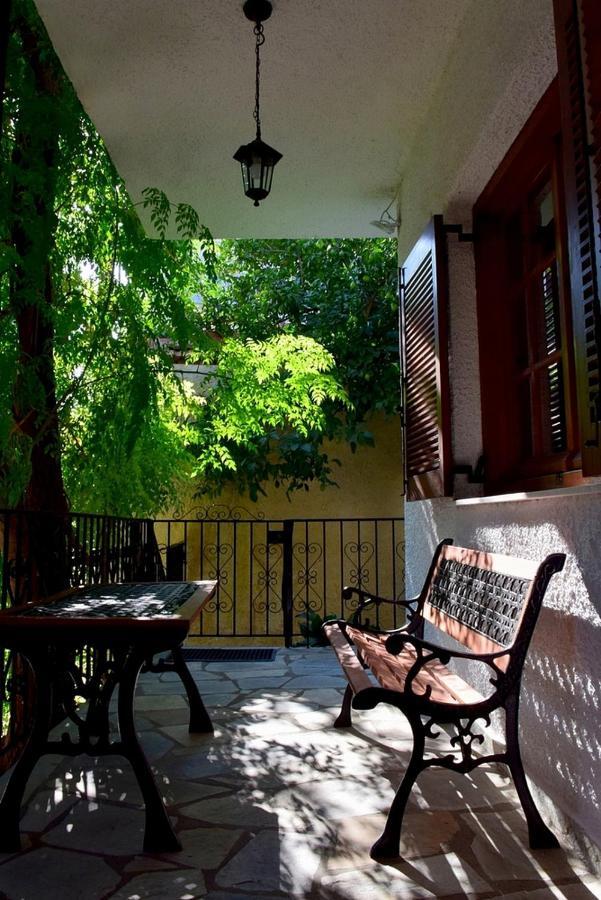 House Inside Garden Volos Exterior photo