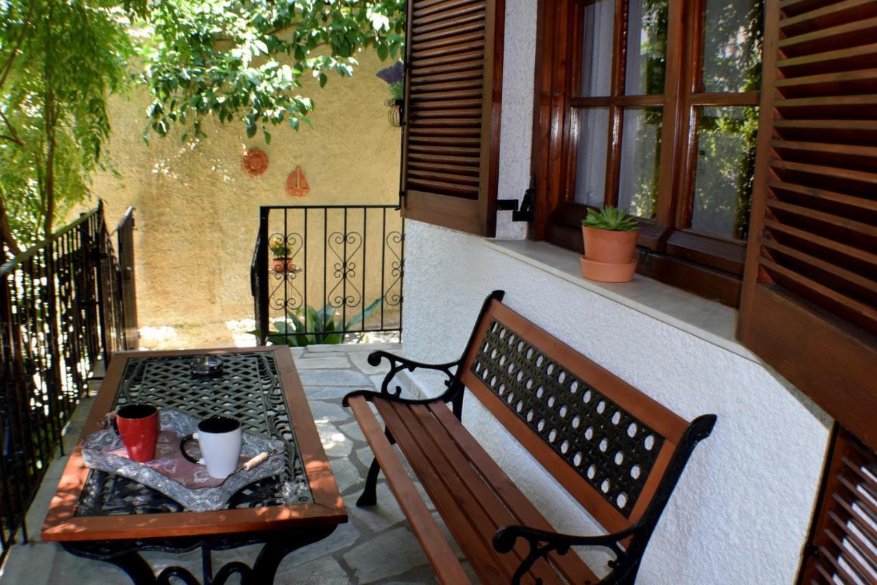 House Inside Garden Volos Exterior photo