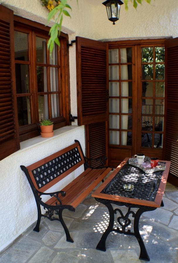 House Inside Garden Volos Exterior photo
