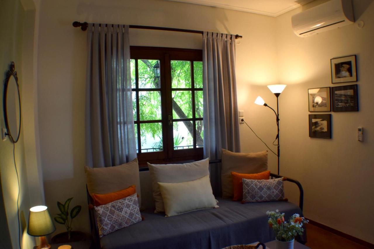 House Inside Garden Volos Exterior photo
